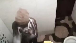 Folade Recorded By Roommate Bathing