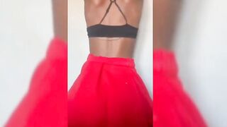 African Babe Flaunt Her Big Clean Ass