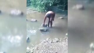 Sunyani Lady Washing Her Pussy In Village River