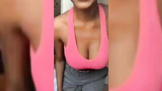 Endowed Abuja Babe Showing Her Stuff