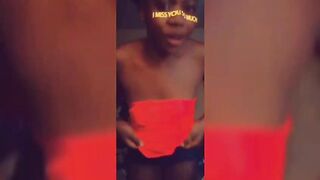 Nigerian Babe Sophia Showing Her Breast