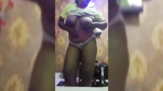Enugu Lady Benita Showcasing Big Breast