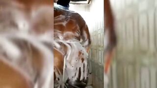 Leak Bathing Video Of Endowed Naija Lady