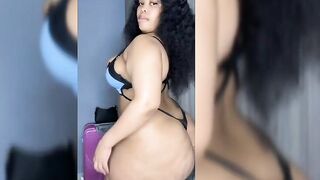 Massive Thick Escort Showing Off